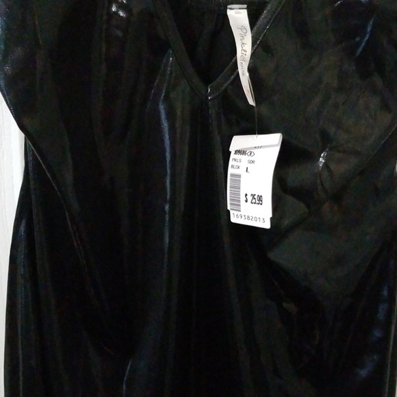 Dress - Picture 7 of 7